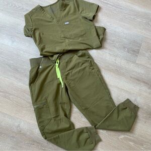 Figs Olive Green Women's Scrub Set Size Small